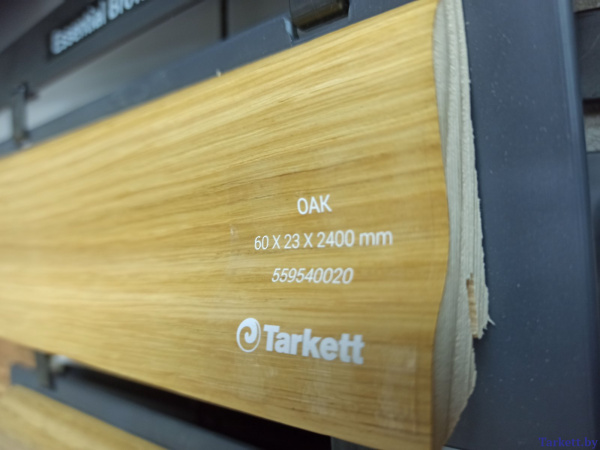 Плинтус шпонированный Tarkett Дуб 2400x60x23 мм